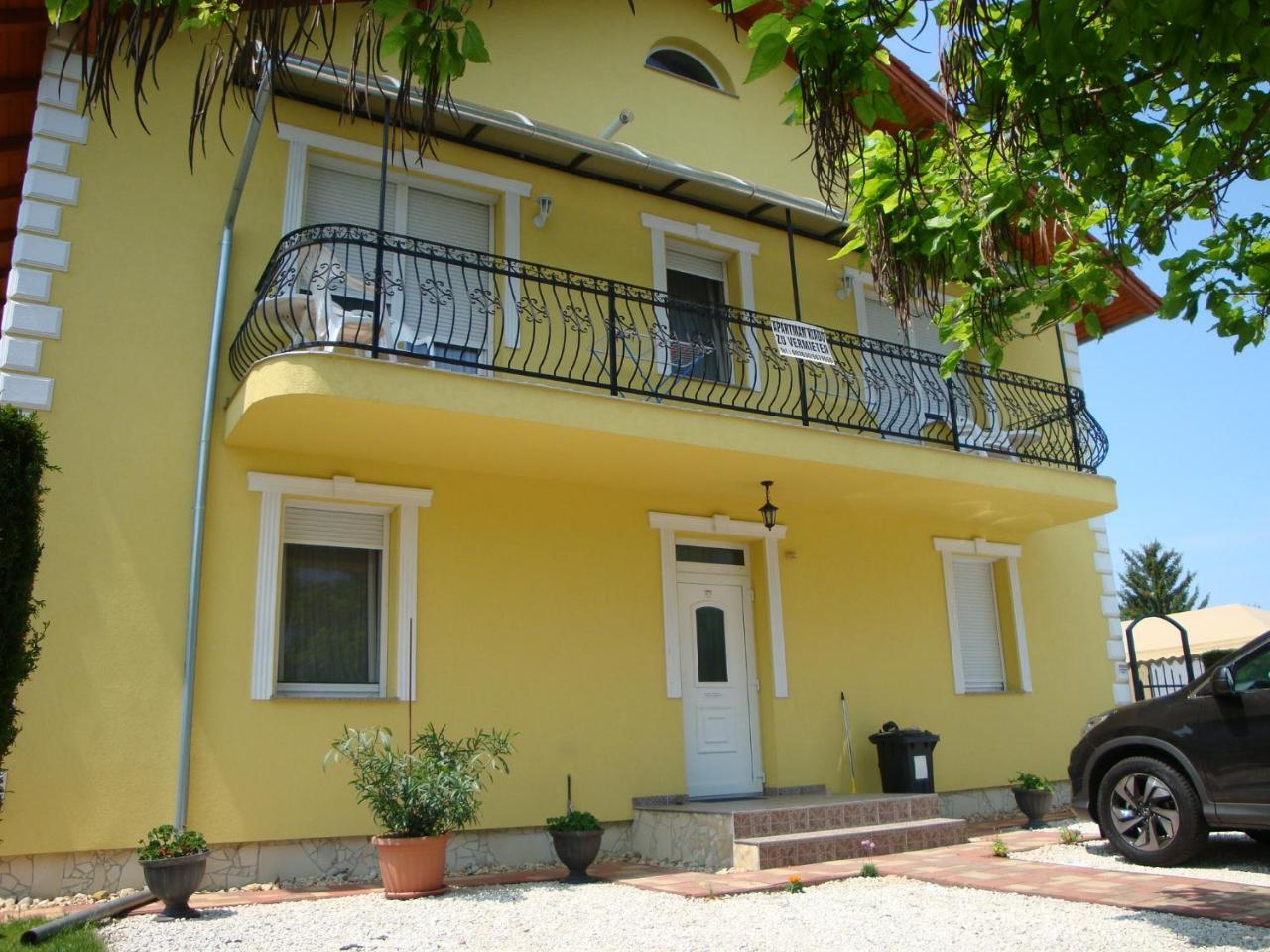 Yellow Apartmanhaz Bük Zewnętrze zdjęcie